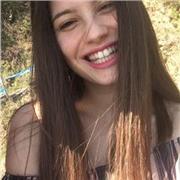 Studentessa universitaria, diplomata a un liceo scientifico, offre aiuto compiti e lezioni private sia in formato online sia in presenza